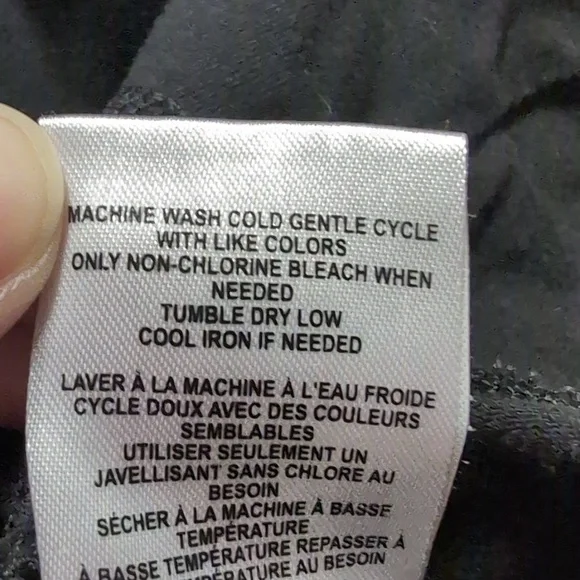 Black Capri pants - Picture 5 of 7